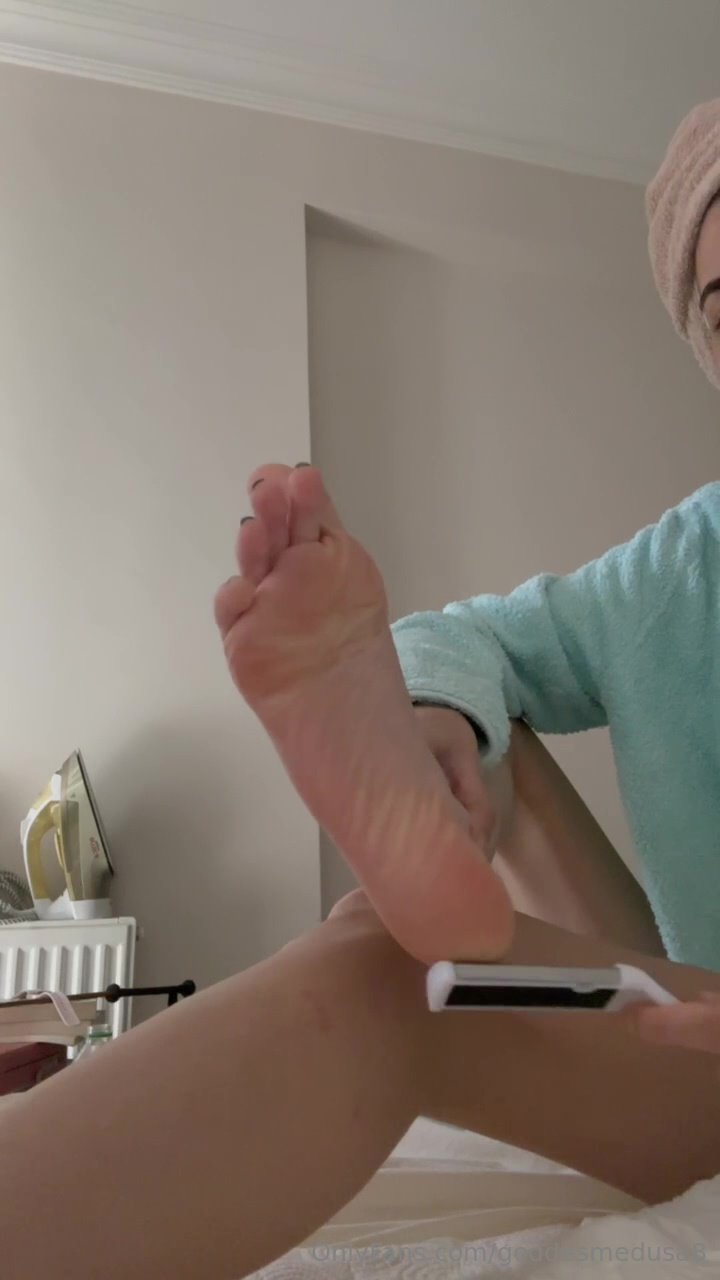 Eat my foot dust!